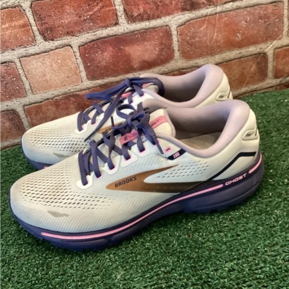 Brooks Ghost 15 Women's Running Shoes - Womens size 11 WIDE - Picture 3 of 6